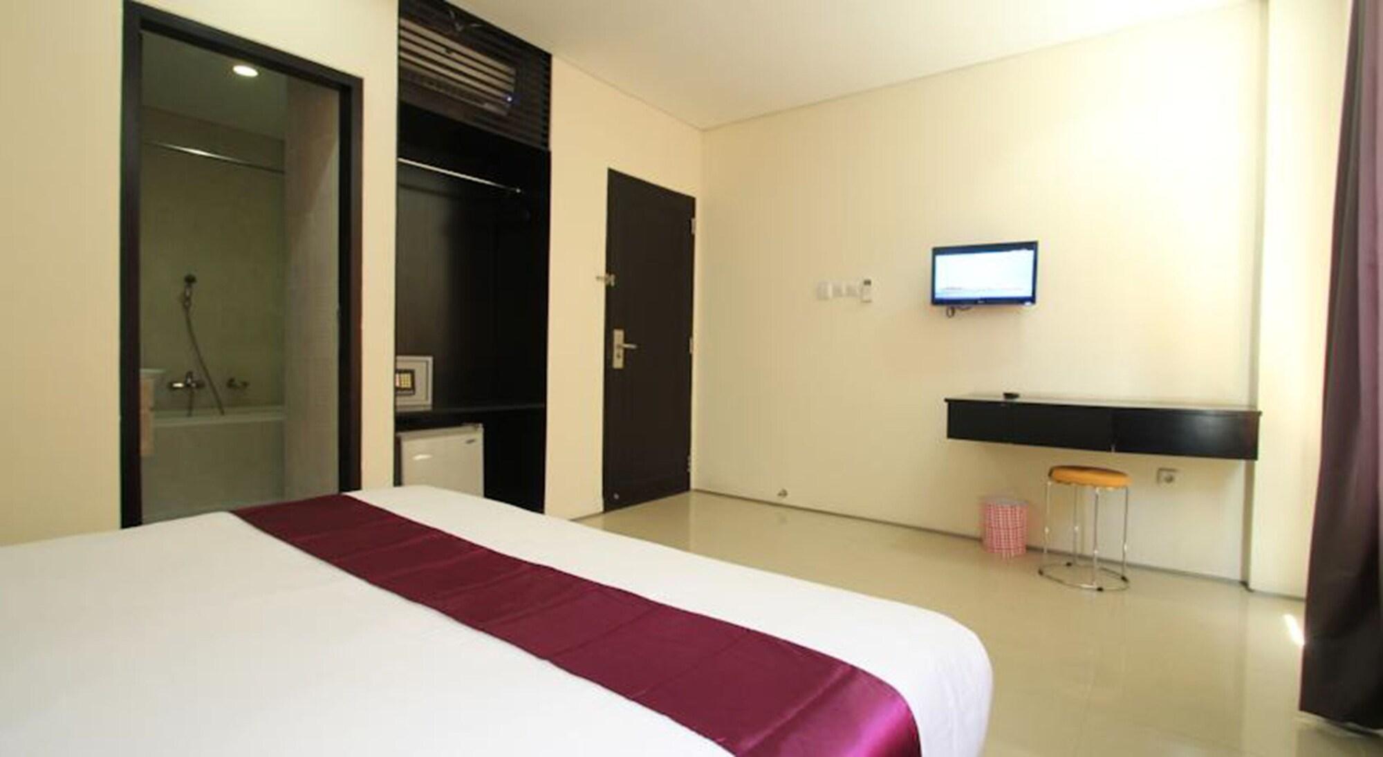 Airport Kuta Hotel And Residences Tuban  Exterior photo