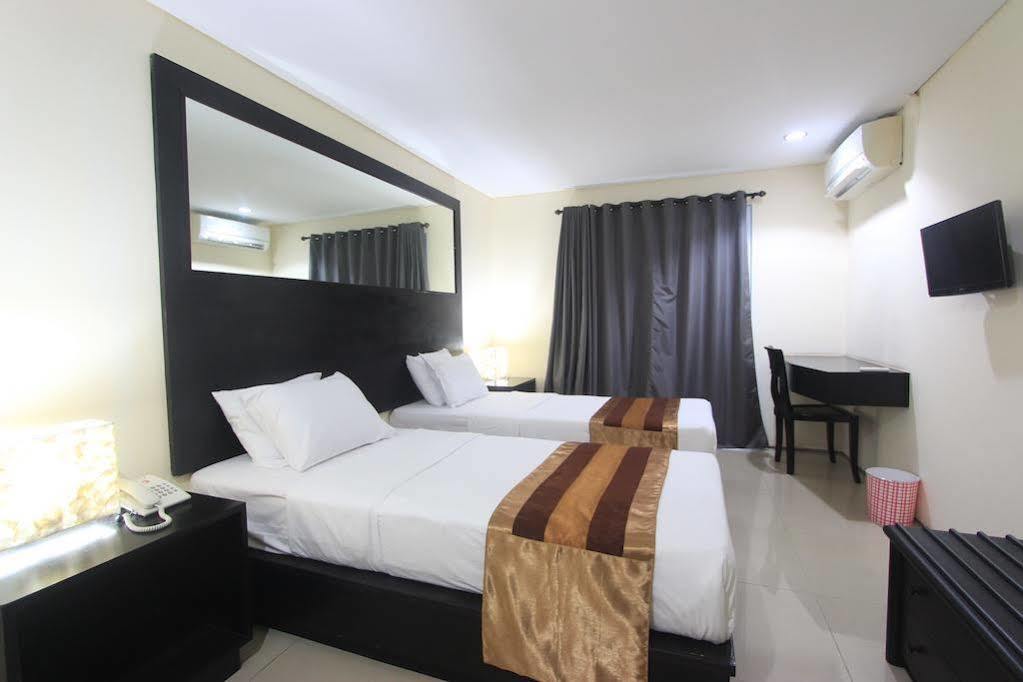 Airport Kuta Hotel And Residences Tuban  Exterior photo